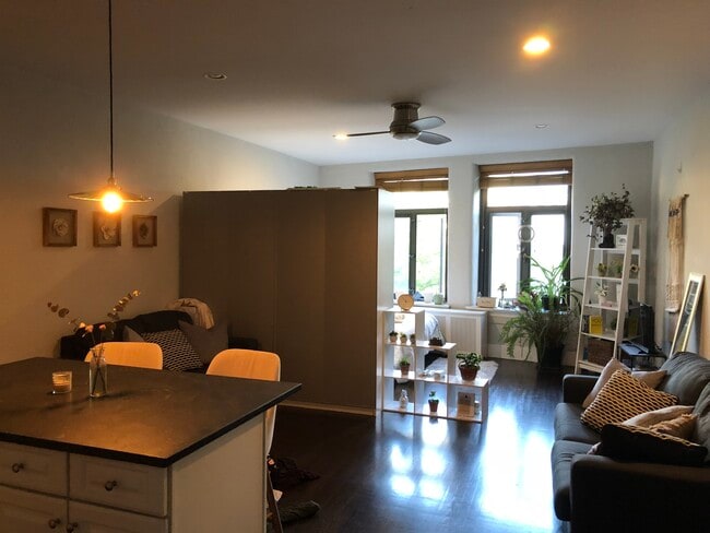 65 Bedford St, Unit 3 in Stamford, CT - Building Photo - Building Photo