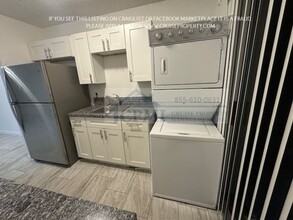 4138 - 4154 SW 61 Ave in Davie, FL - Building Photo - Interior Photo