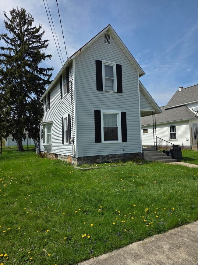 20 Seltzer Ave in Shelby, OH - Building Photo - Building Photo