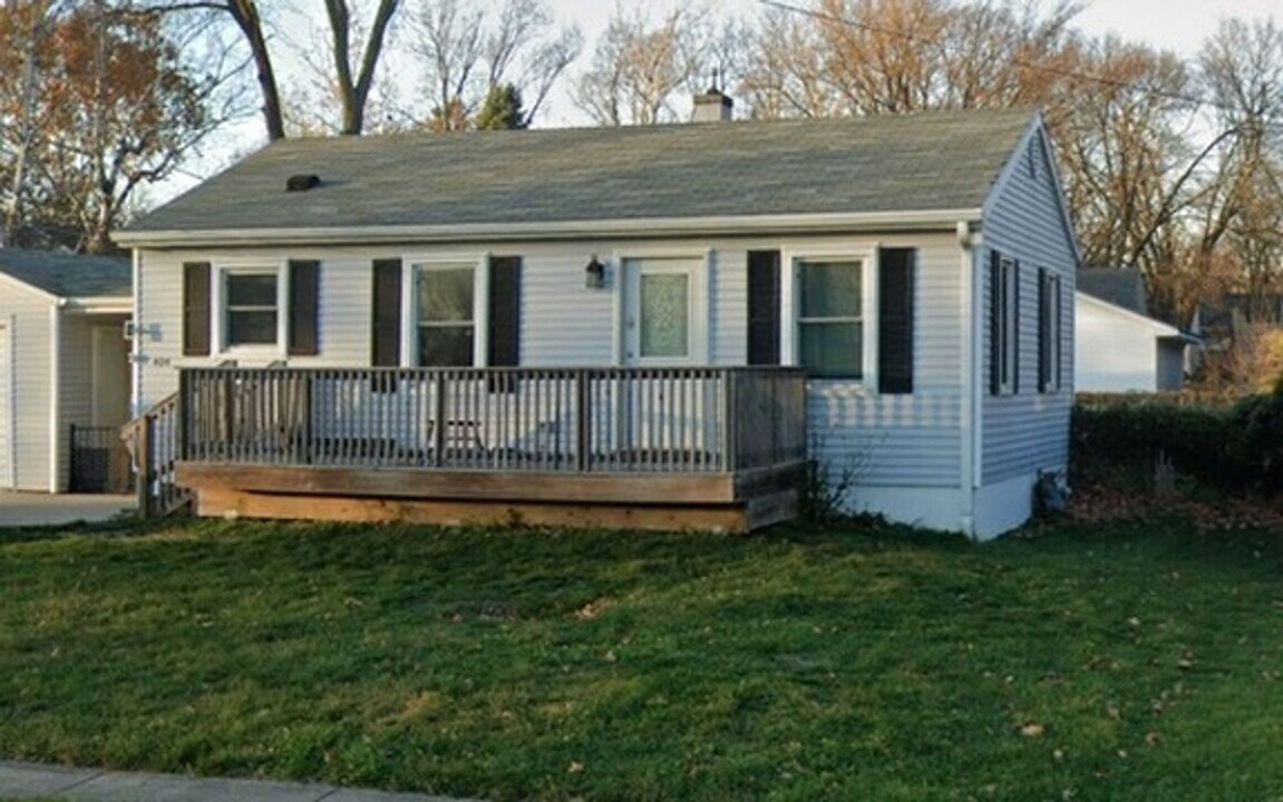 404 E Poplar St in Normal, IL - Building Photo