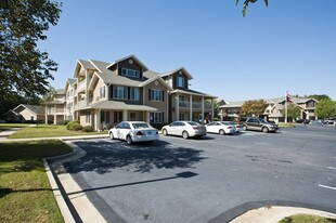 Holiday Pinegate in Macon, GA - Building Photo