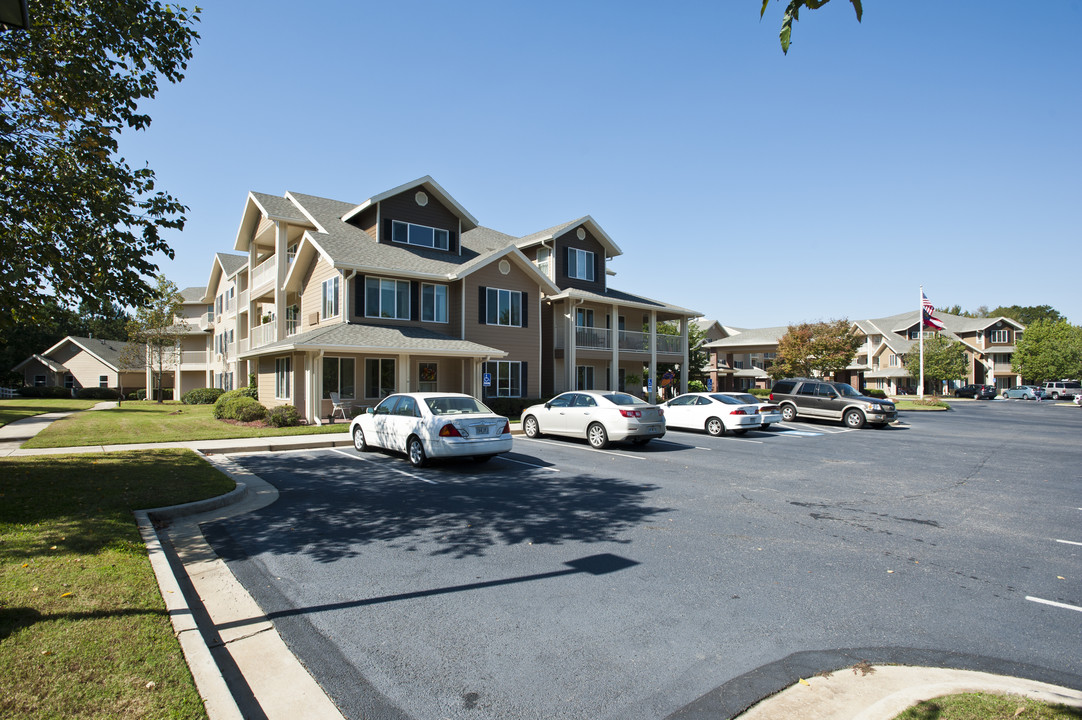 Holiday Pinegate in Macon, GA - Building Photo