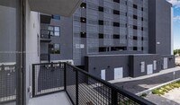 555 NE 8th St, Unit 0630 in Fort Lauderdale, FL - Building Photo - Building Photo