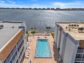 1502 S Lakeside Dr, Unit 301N in Lake Worth Beach, FL - Building Photo - Building Photo