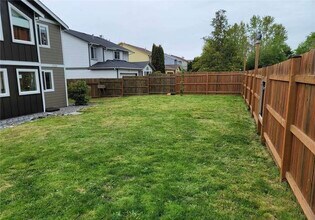 2121 Xenia St, Unit 2121 in Bellingham, WA - Building Photo - Building Photo