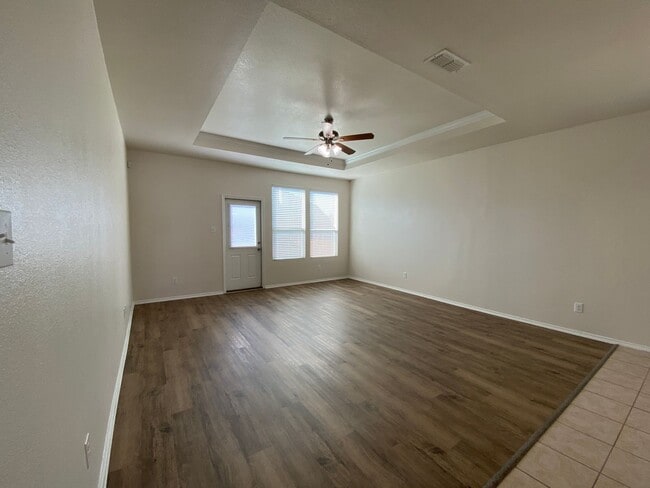 5821 Mirror Ridge Dr