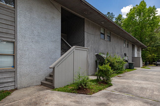 401 Oakridge BND in Hinesville, GA - Building Photo - Building Photo