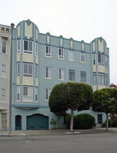 1990 Beach St in San Francisco, CA - Building Photo - Building Photo