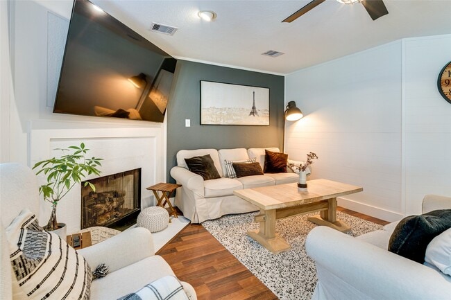 property at 34 Steep Trail Pl