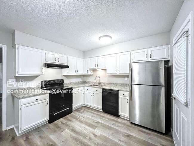 3760 Heathcliff Dr in Horn Lake, MS - Foto de edificio - Building Photo
