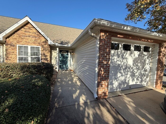 2521 Gordon Glen Ct in Raleigh, NC - Building Photo