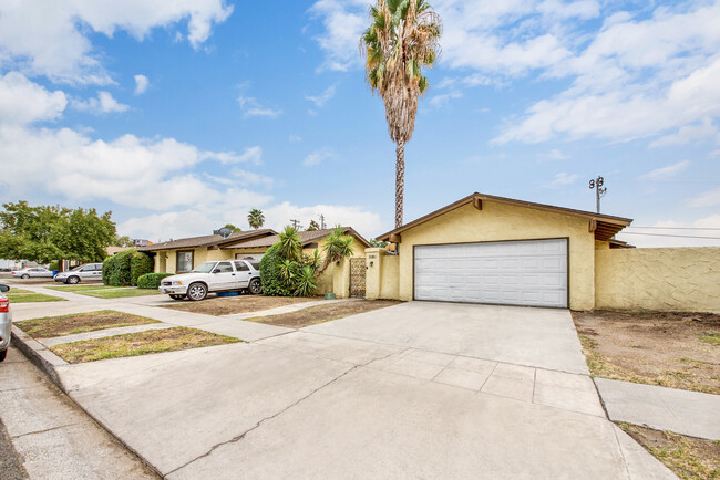 5180 E Hedges Ave in Fresno, CA - Building Photo - Building Photo