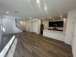 3633 Torres Novas Ln in Henderson, NV - Building Photo - Building Photo