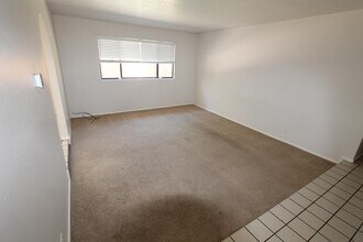 7721 White St NE in Albuquerque, NM - Building Photo - Building Photo