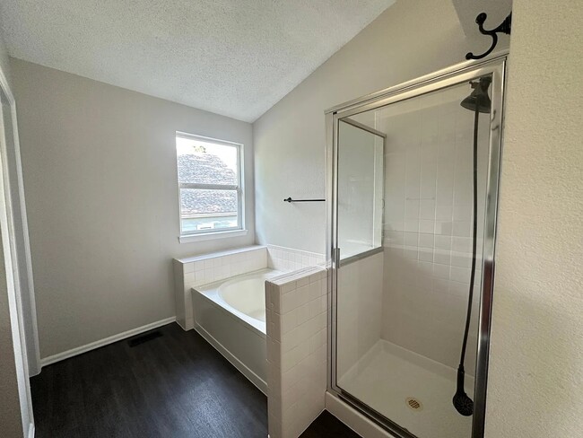 18890 E Whitaker Cir in Aurora, CO - Building Photo - Building Photo