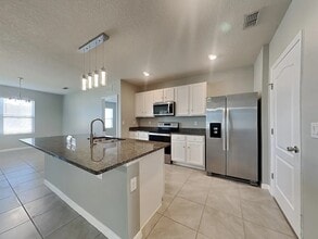 5353 Arlington River Dr. in Lakeland, FL - Building Photo - Building Photo