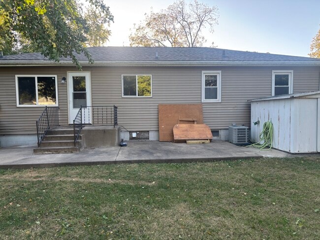 1867 Clay Dr in Galesburg, IL - Building Photo - Building Photo