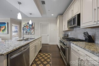 222 S Caldwell St in Charlotte, NC - Building Photo - Building Photo