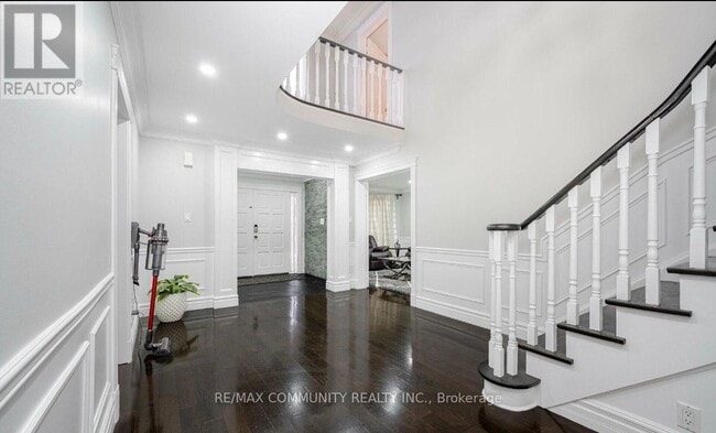 property at 96 Zinnia Pl