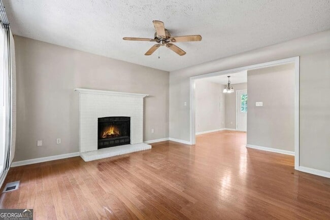1333 Laura Ln in Austell, GA - Building Photo - Building Photo