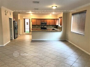946 NW 206th St in Miami Gardens, FL - Building Photo - Building Photo