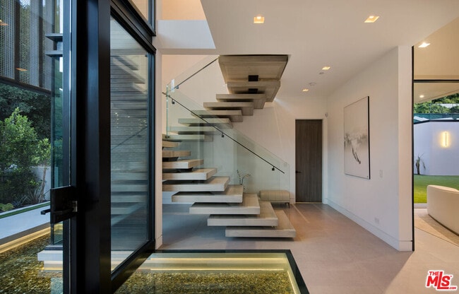 982 Stone Canyon Rd in Los Angeles, CA - Building Photo - Building Photo