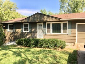 8904 E 55th St in Raytown, MO - Building Photo