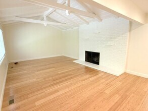 1011 Howard Hls Rd in Lafayette, CA - Building Photo - Building Photo