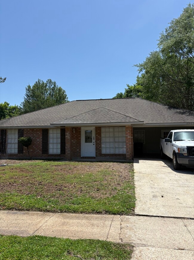 property at 16922 Dahlgren Ave