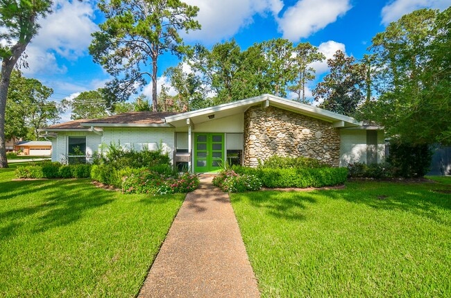 1101 Guinea Dr