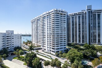 Costa Brava in Miami Beach, FL - Foto de edificio - Building Photo