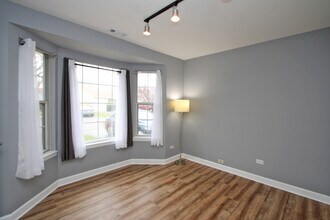 652 Nantucket Way in Island Lake, IL - Building Photo - Building Photo
