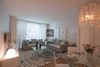330 W 39th St-Unit -10K in New York, NY - Building Photo - Building Photo