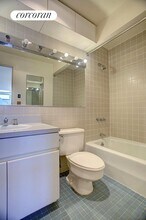 423 Amsterdam Ave in New York, NY - Building Photo - Building Photo