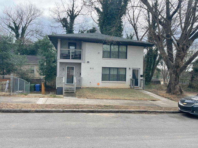 810 Fox St NW-Unit -B in Atlanta, GA - Foto de edificio - Building Photo