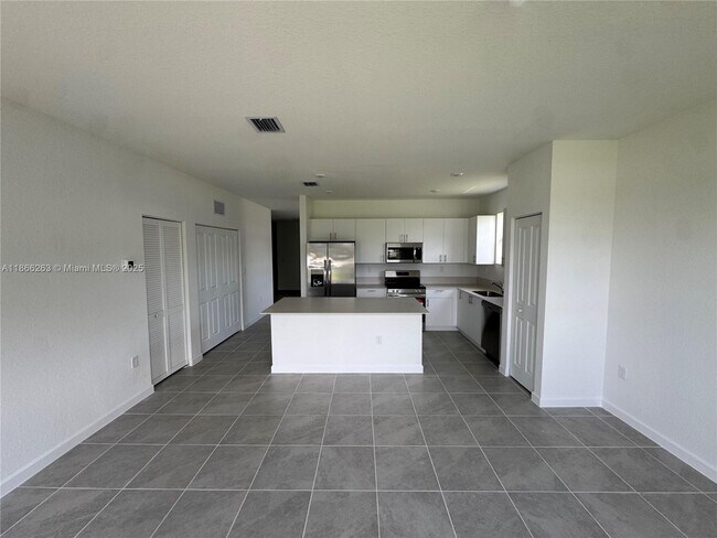 2990 SE 23rd Ave in Homestead, FL - Building Photo - Building Photo