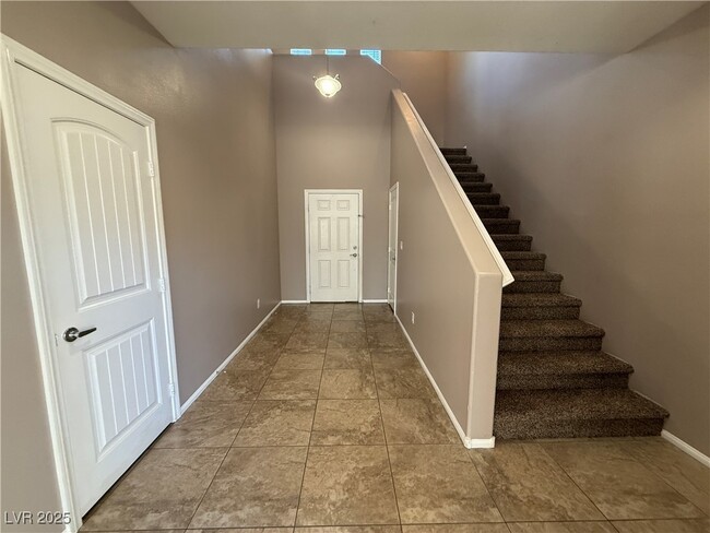 9341 Forest Meadows Ave in Las Vegas, NV - Building Photo - Building Photo