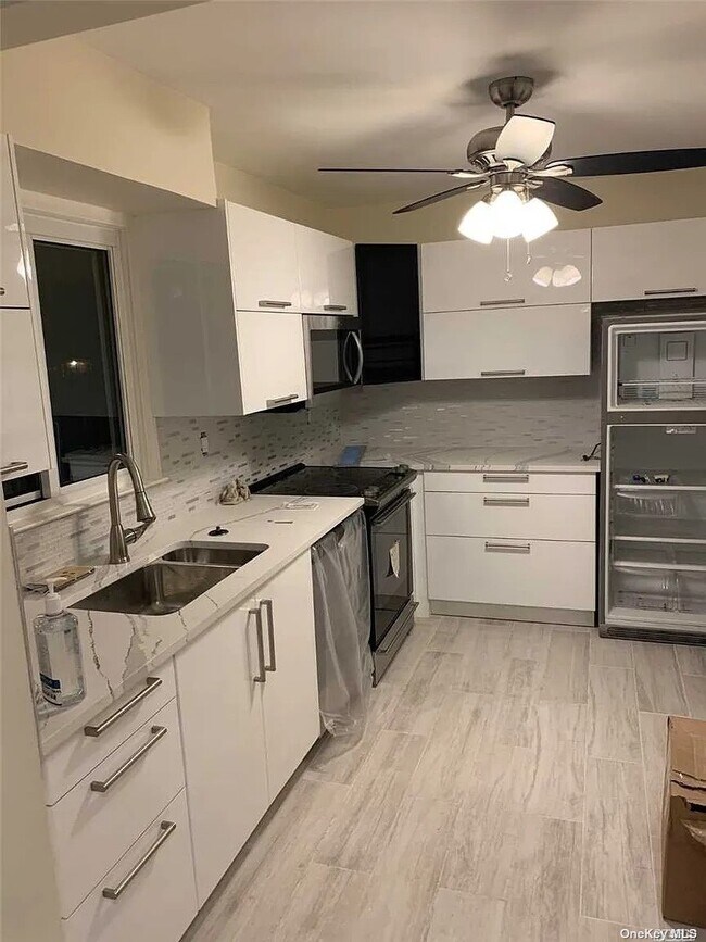 225-01 59th Ave-Unit -1 in Queens, NY - Building Photo - Building Photo