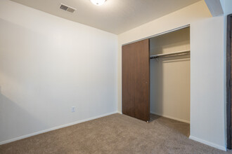 Leonard East Apartments in Grand Rapids, MI - Building Photo - Interior Photo