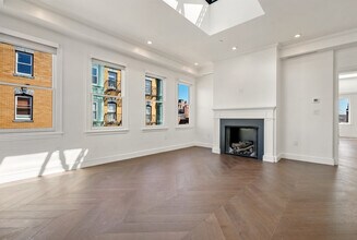 537 Boylston St, Unit 3 in Brookline, MA - Building Photo - Building Photo