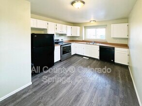 1010 Mazatlan Cir in Colorado Springs, CO - Building Photo - Building Photo