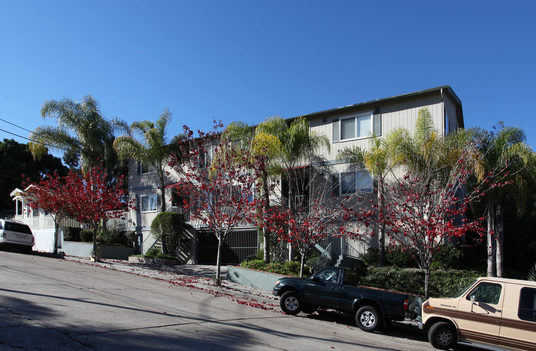 Golden Palms in San Diego, CA - Building Photo