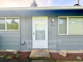 906 Z St in Vancouver, WA - Building Photo