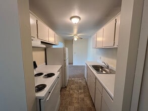 Pickford Place Apartments in Detroit, MI - Building Photo - Interior Photo