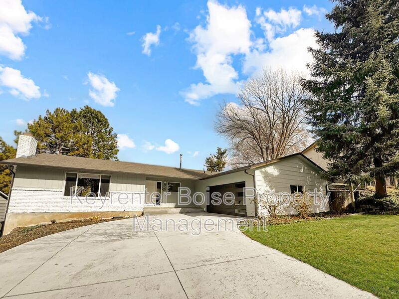 3262 Scenic Dr in Boise, ID - Building Photo