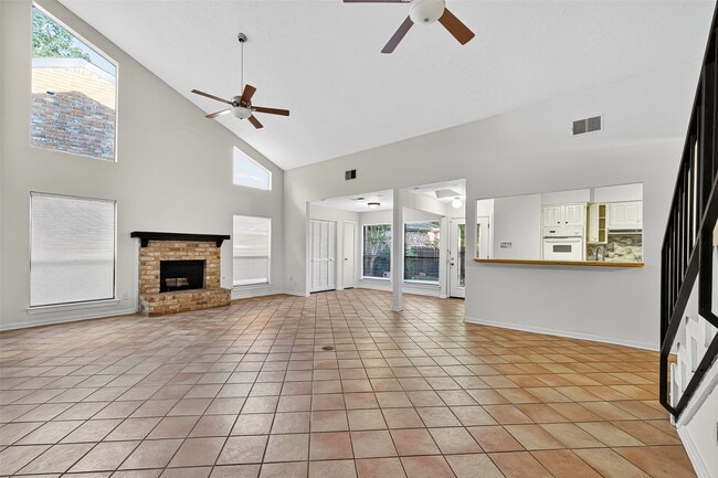 812 Fleetwood Pl Dr in Houston, TX - Building Photo - Building Photo