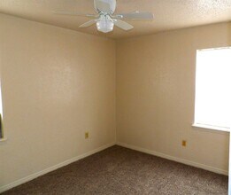 1129 NW Ozmun Ave in Lawton, OK - Building Photo - Building Photo