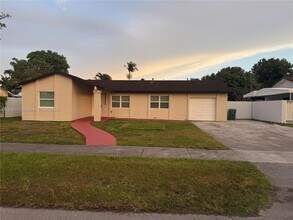 14932 SW 65th Terrace in Miami, FL - Building Photo - Building Photo