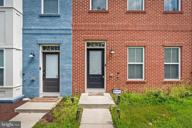 2431 Glenallan Ave in Silver Spring, MD - Foto de edificio - Building Photo