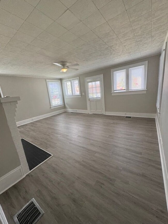 477 Lucas Ct in Spartanburg, SC - Foto de edificio - Building Photo